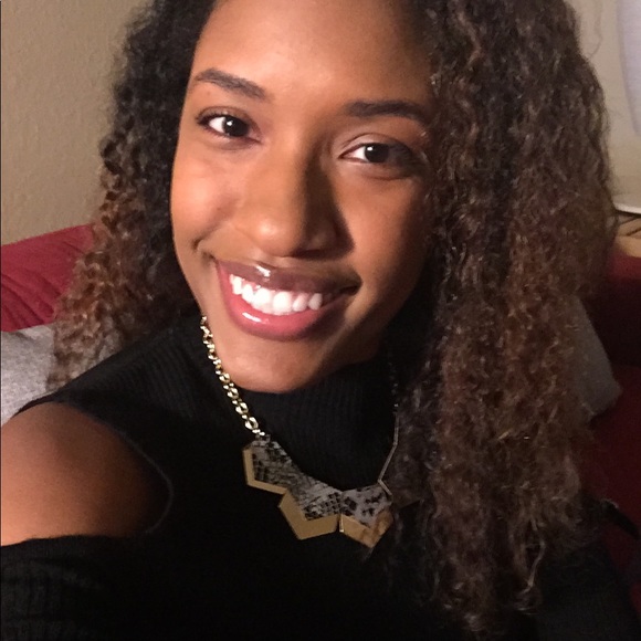 Meet your Posher, Adrena - Picture 1 of 1